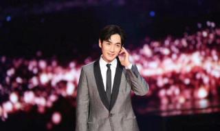 少年壮志不言愁意思